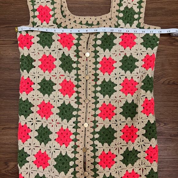 Vintage Tan Pink Green Granny Square 70s Crocheted Button Front Vest Sweater S/M - Picture 6 of 8